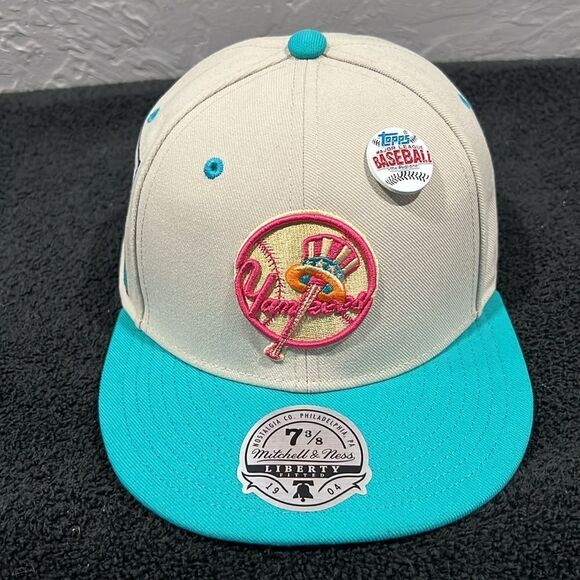 🔥⚾️ Vintage “NWT” Topps Mitchell & Ness New York Yankees Hat w/ Hat Pin   7 3/8 - Picture 2 of 13
